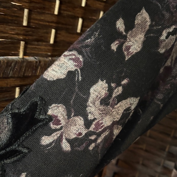 EUC Cato Chic Floral Women's Blouse in Black and Pink with Velvet Details - Picture 4 of 7